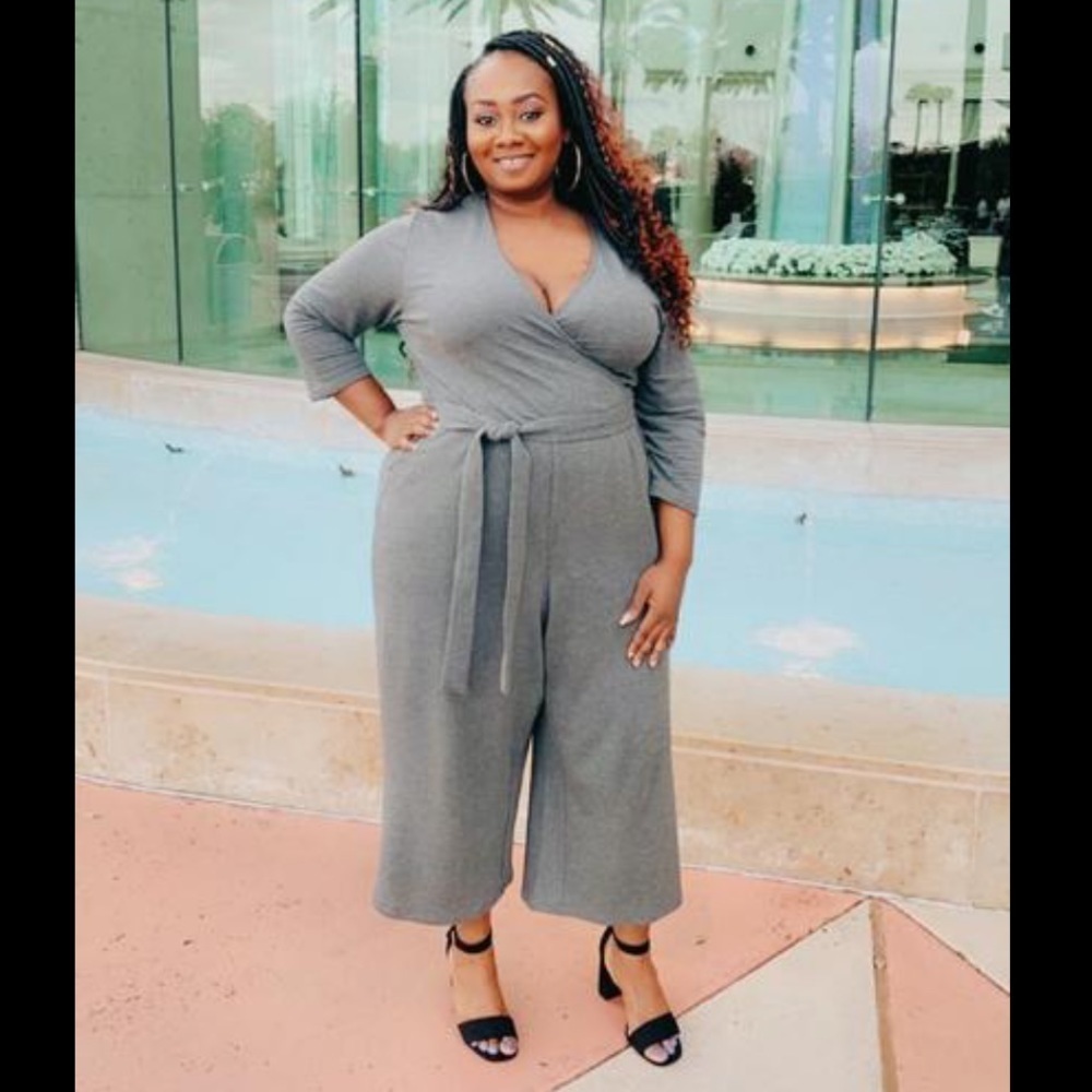 Torrid size 6 (30) CHARCOAL GREY TERRY SELF TIE CULOTTE JUMPSUIT - Picture 4 of 9